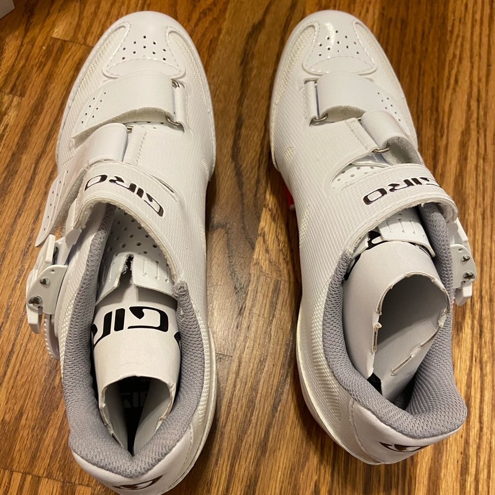 Giro White Athletic Cycling Shoes with Gray Liner